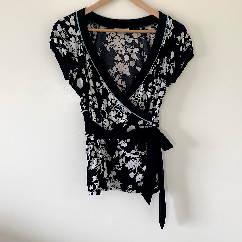 4/$25 Ann Taylor Loft Floral Black and White Wrap Blouse S